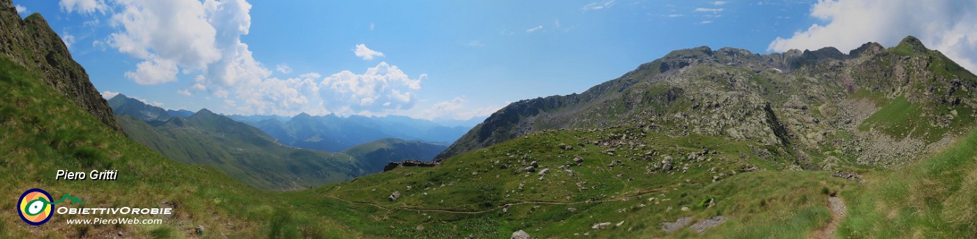 61 Vista panoranica dal Passo di Verrobbio a Ca' San Marco verso la quale scendiamo.jpg
